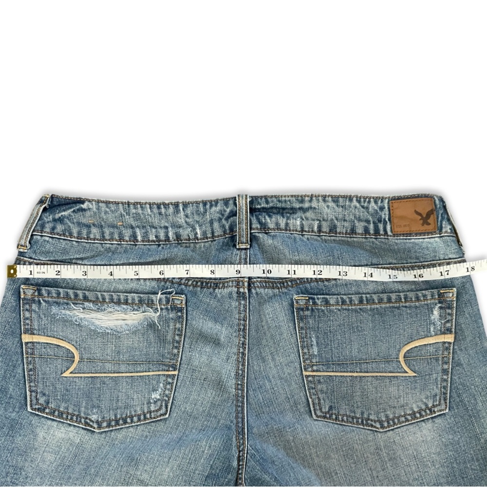 LIKE NEW || AMERICAN EAGLE Midi No Stretch Low Rise Distressed Denim Shorts || 8 - Picture 8 of 12